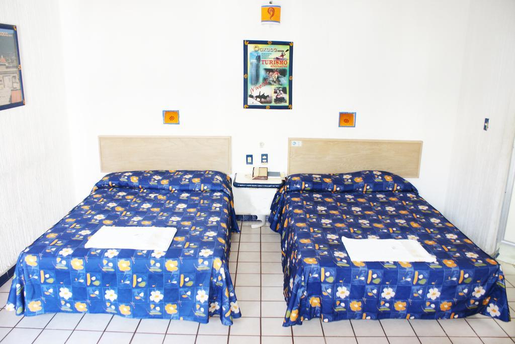 Hotel Plaza Conejo Huatulco Room photo